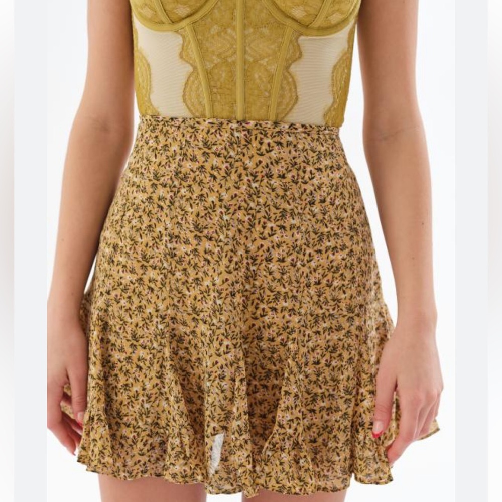 Dress Forum Ruffle Mini Skirt